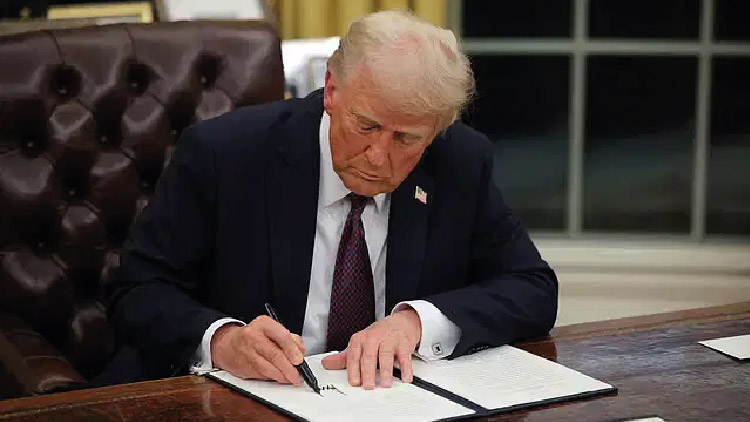 হুতিদের বিদেশি সন্ত্রাসী সংগঠন হিসেবে চিহ্নিত করলেন ট্রাম্প