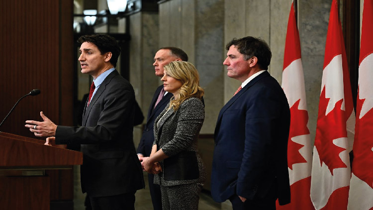 যুক্তরাষ্ট্রের বিরুদ্ধে পাল্টা ব্যবস্থার ঘোষণা কানাডা, মেক্সিকো ও চীনের