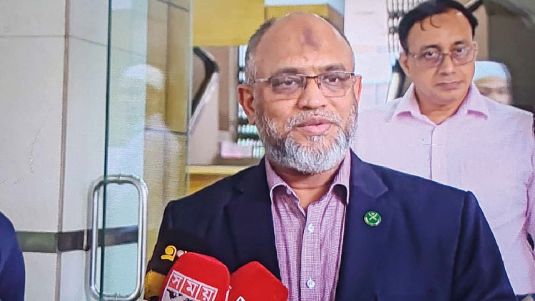 শেখ হাসিনা ও পরিবারের সদস্যদের ফিরিয়ে আনতে কাজ শুরু করেছে দুদক