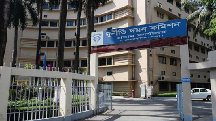 দেশের ৩৫ সাবরেজিস্ট্রি অফিসে দুদকের অভিযান