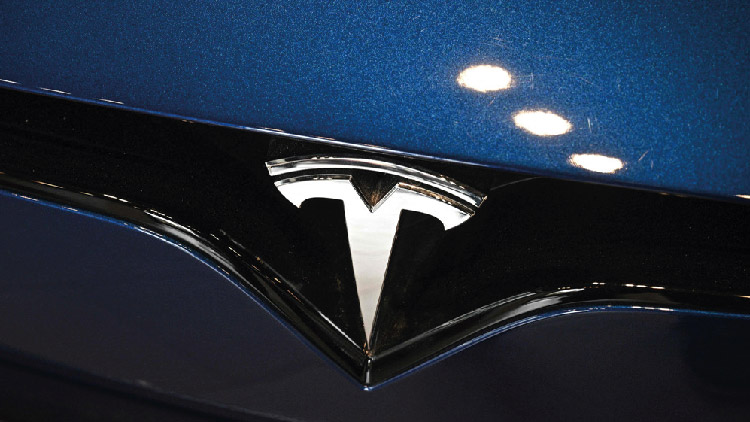 চীনে টেসলার ২ গাড়ির নতুন অর্ডার নেওয়া স্থগিত