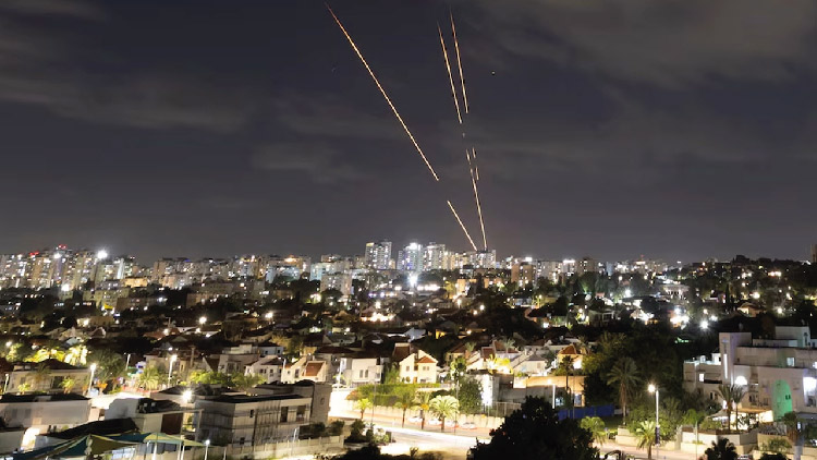 ইয়েমেন ক্ষেপণাস্ত্র ছুড়ল ইসরায়েলে, পড়ল সৌদিতে