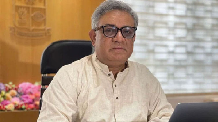 ঢাবি থেকে এক বছরের ছুটি নিলেন অধ্যাপক মাকসুদ কামাল