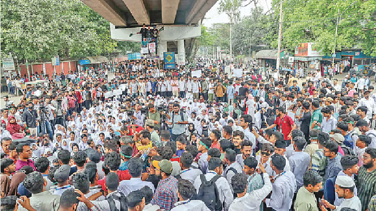 শিক্ষা উপদেষ্টার সঙ্গে পলিটেকনিক শিক্ষার্থীদের বৈঠক শুরু