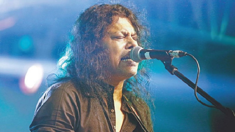 সৌদি আরবে কনসার্টে রকস্টার জেমস