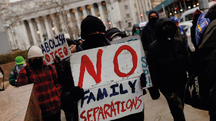 যুক্তরাষ্ট্র না ছাড়লে অভিবাসীদের দৈনিক ৯৯৮ ডলার জরিমানার পরিকল্পনা ট্রাম্পের