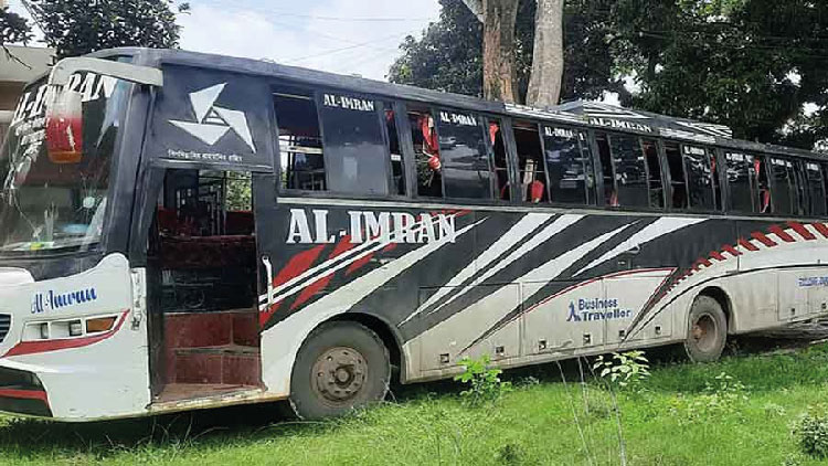 মহাসড়কে আবার বাস ডাকাতি, লুটপাটের সময় নারী যাত্রীদের শ্লীলতাহানি