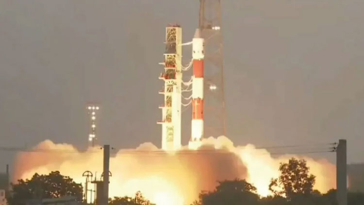 ভারতের মহাকাশ অভিযান ব্যর্থ, মহাকাশেই ধ্বংস রকেট