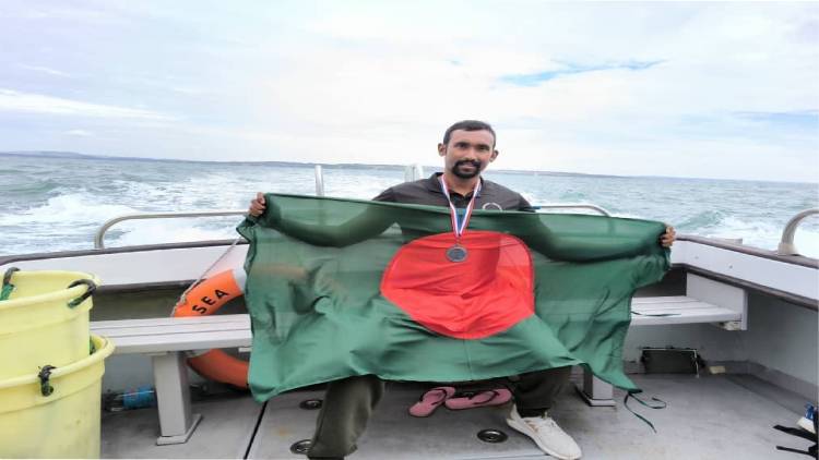 বাংলাদেশের হিমেলের ইংলিশ চ্যানেল জয়