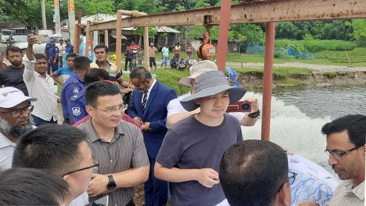 স্লুইসগেট পরিদর্শন করল চীনা বিশেষজ্ঞ দল